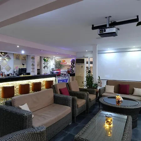 Flamingo Hotel 3*