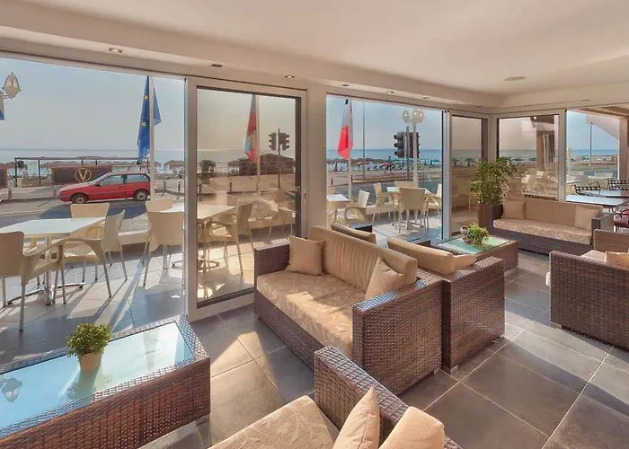 Hotel Flamingo Larnaca