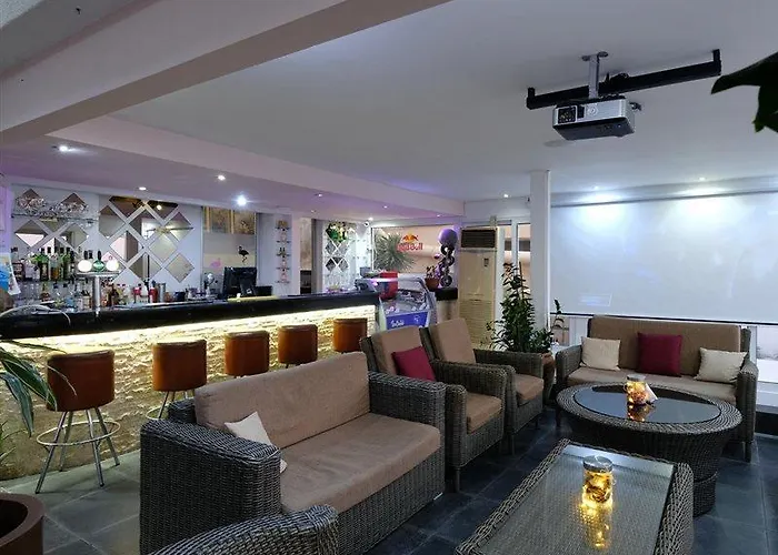 Flamingo فندق لارنكا